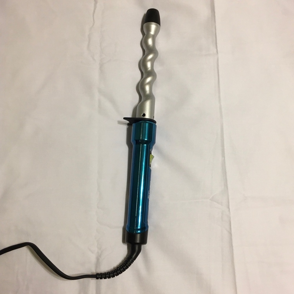 Bed head spiral curling wand